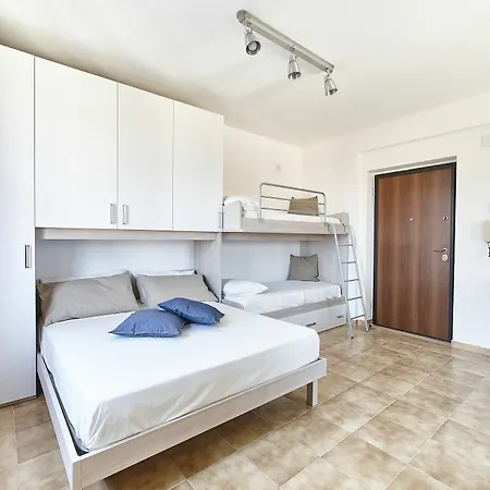 Specchio Apartment